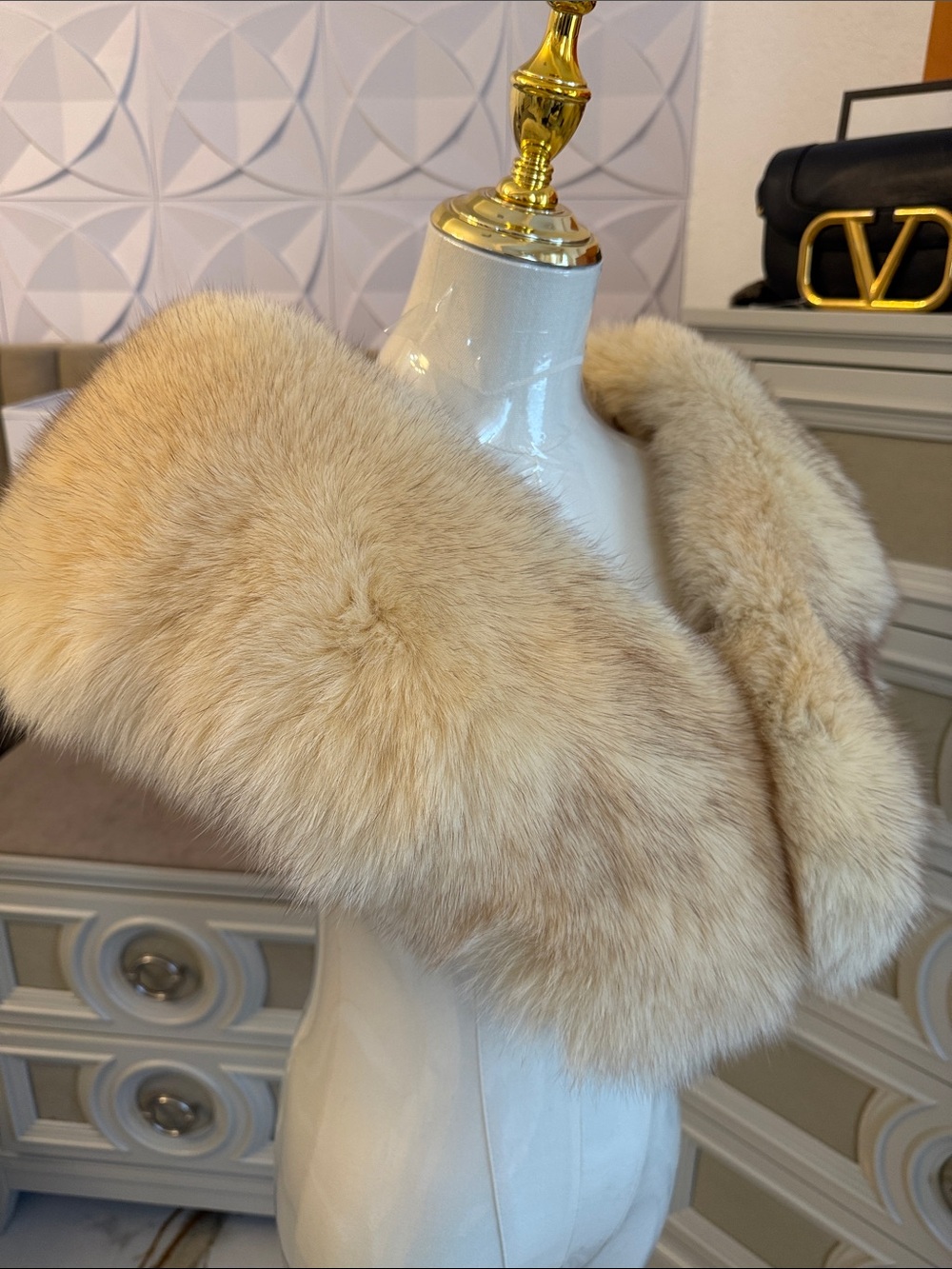 Saga fox fur stole